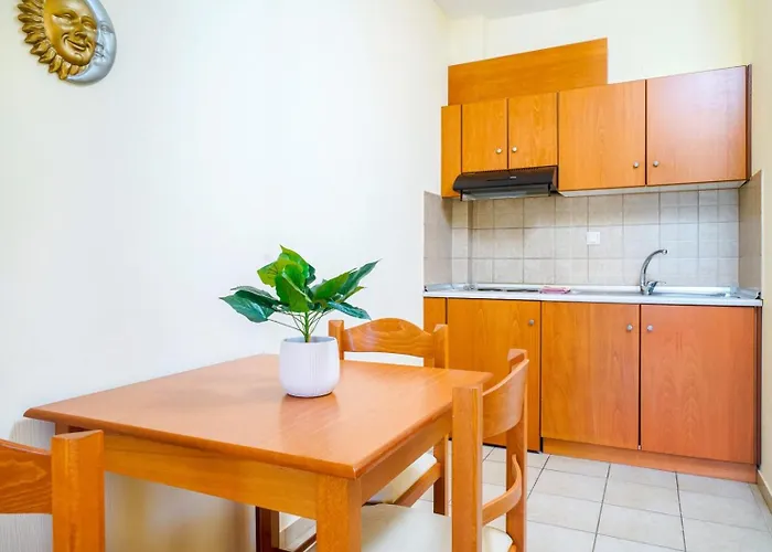 Ladikas Apartments Апарт-отель