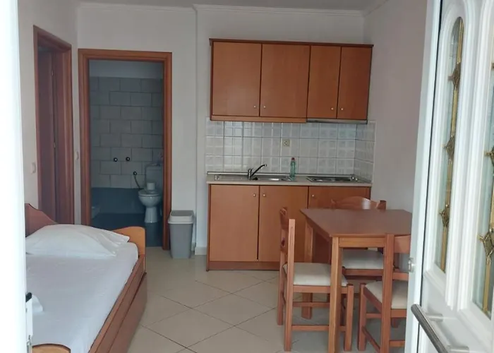 Ladikas Apartments Апарт-отель Хриси-Амудия